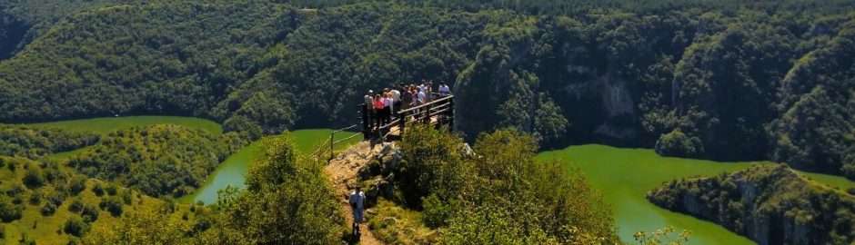 Uvac vikend putovanje. Uvac izlet najlepši vidikovac u srbiji