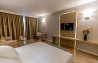 hotel regina blue vlora