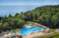 istra-porec-hotel-rubin-vilamar-bazen-lezaljke