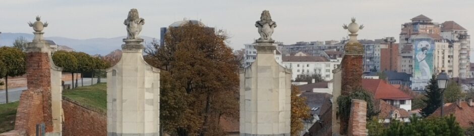 Transilvanija - Drakulin zamak - Bukurešt putovanje - kapija u Alba Juliji